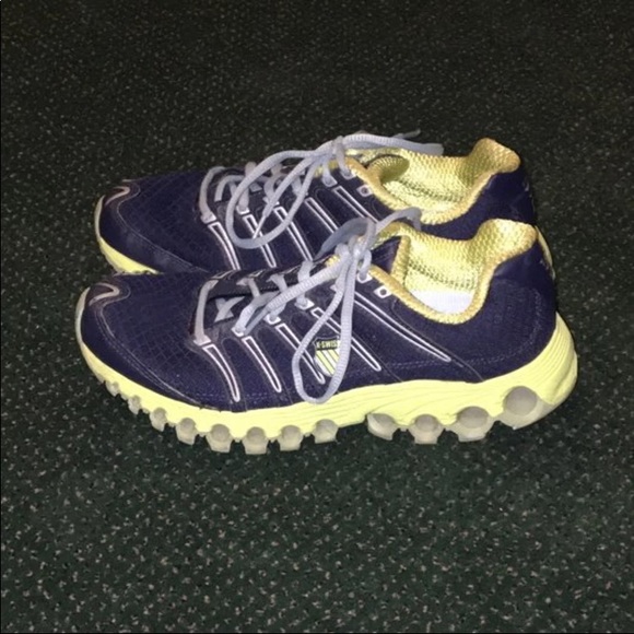 ***SOLD***Women’s K-Swiss Running Shoes - Picture 1 of 5